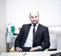 Dr. Tarek Nazer la birou